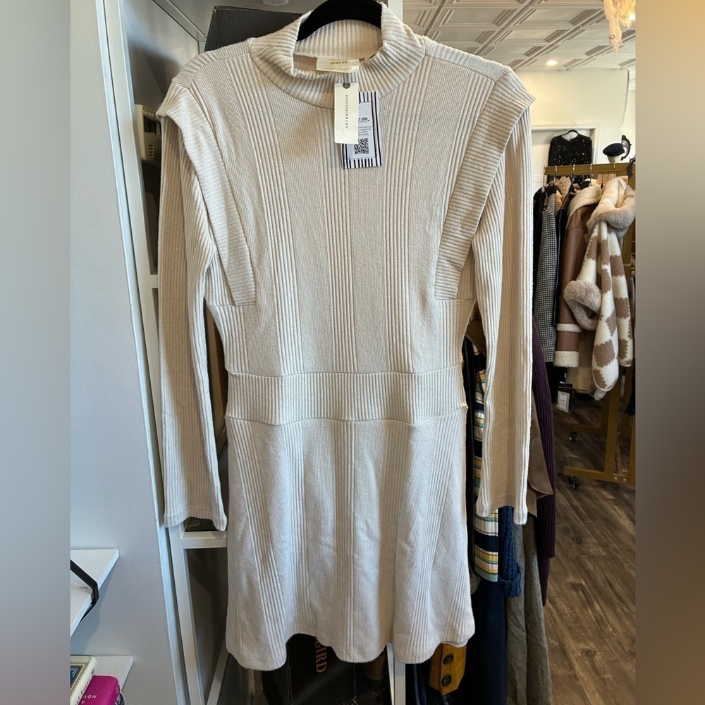 Maeve strong shoulder sweater dress tan size S NWT - Picture 2 of 3